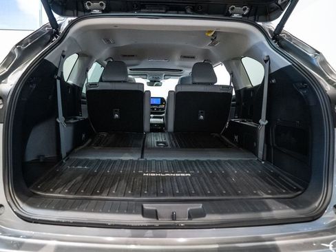 Certified 2025 Toyota Highlander XLE image 37