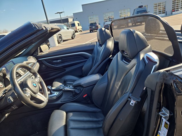 Used 2018 BMW M4 Convertible RWD image 23