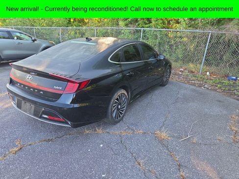 Used 2023 Hyundai Sonata Limited w/ Cargo Package FWD image 4