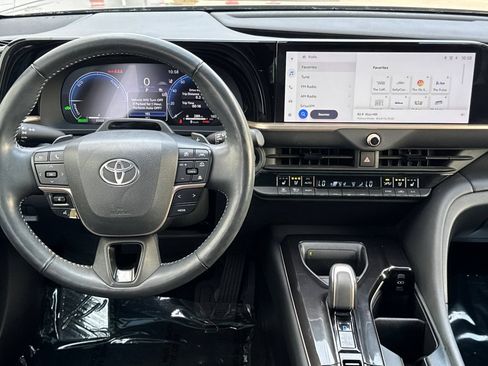 Certified 2024 Toyota Crown Platinum AWD/4WD image 20