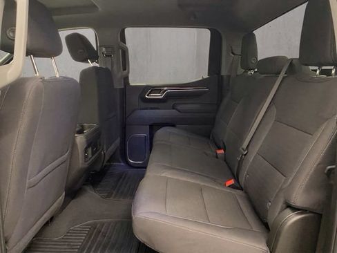 Used 2025 Chevrolet Silverado 1500 LT Trail Boss w/ LPO, Dark Essentials Package AWD/4WD image 8