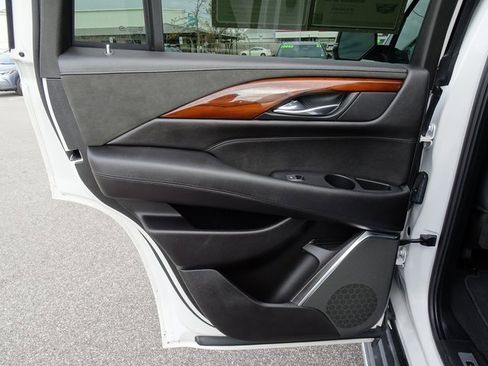 Used 2017 Cadillac Escalade Premium Luxury image 16