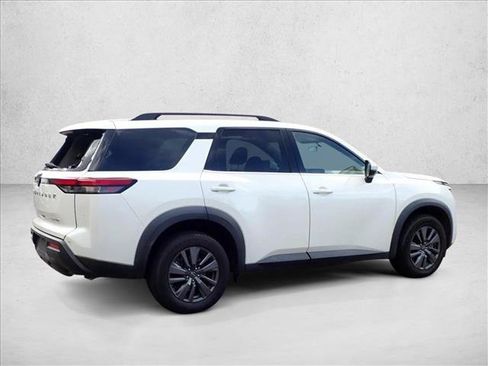 Used 2023 Nissan Pathfinder SV AWD/4WD image 8