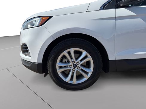 Used 2019 Ford Edge SEL w/ Equipment Group 201A FWD image 9