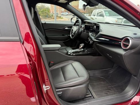 Used 2024 Chevrolet Trax RS w/ Driver Confidence Package image 26