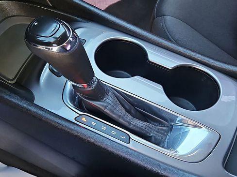 Used 2019 Chevrolet Malibu LS image 16