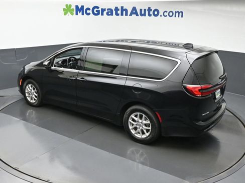 Used 2024 Chrysler Pacifica Touring-L FWD image 23