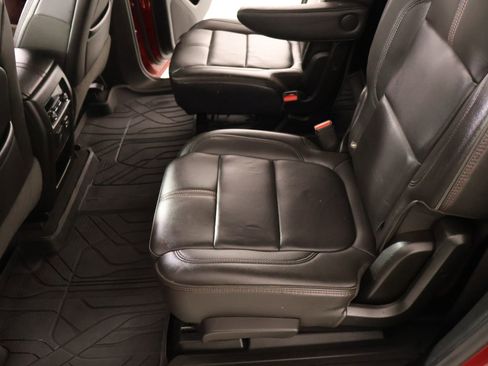 Used 2023 Chevrolet Traverse RS w/ LPO, Floor Liner Package FWD image 12