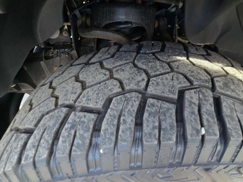 Used 2010 Ford F150 Lariat image 18