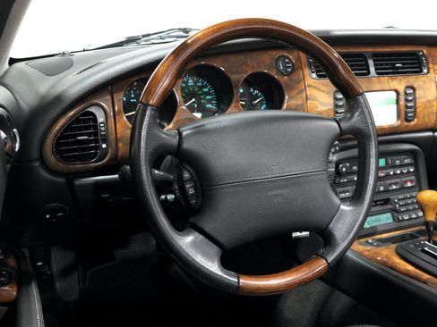 Used 2001 Jaguar XK8 Convertible RWD image 54