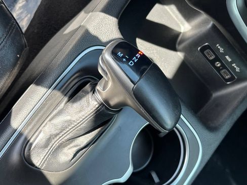 Used 2019 Dodge Durango SXT AWD/4WD image 18