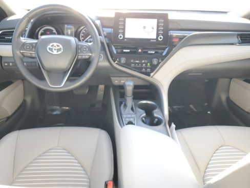 Certified 2022 Toyota Camry SE image 10