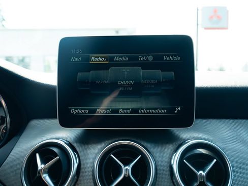 Used 2020 Mercedes-Benz GLA 250 4MATIC w/ Premium Package image 14