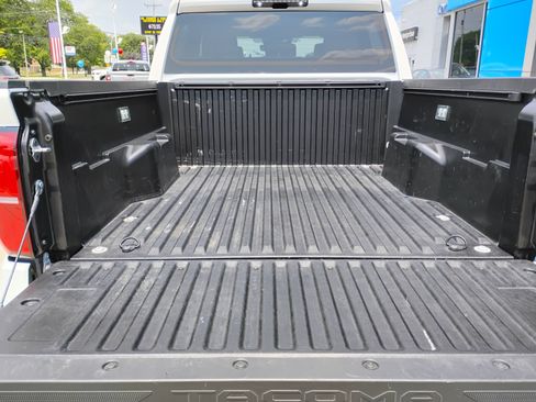 Used 2025 Toyota Tacoma TRD Off-Road AWD/4WD image 28