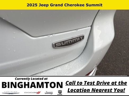 New 2025 Jeep Grand Cherokee Summit image 30