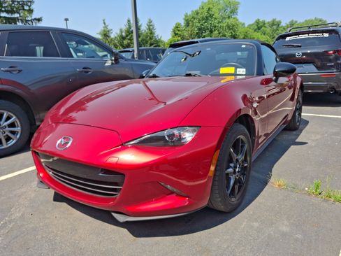 Used 2021 MAZDA MX-5 Miata Sport RWD image 3