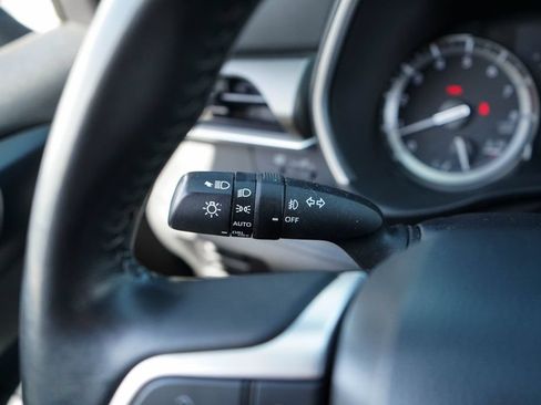 Used 2022 Toyota Highlander XLE FWD image 34