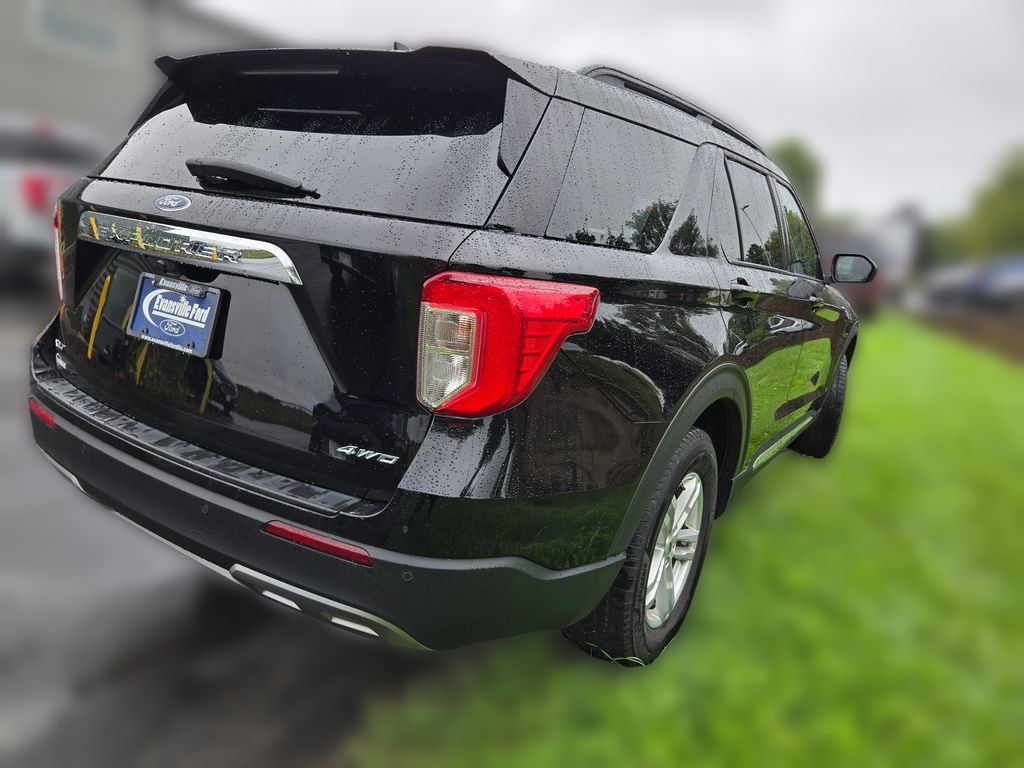 Used 2023 Ford Explorer XLT w/ Equipment Group 202A AWD/4WD image 7