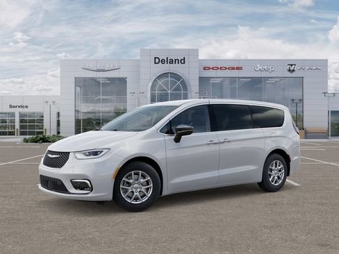New 2026 Chrysler Pacifica Select FWD image 2