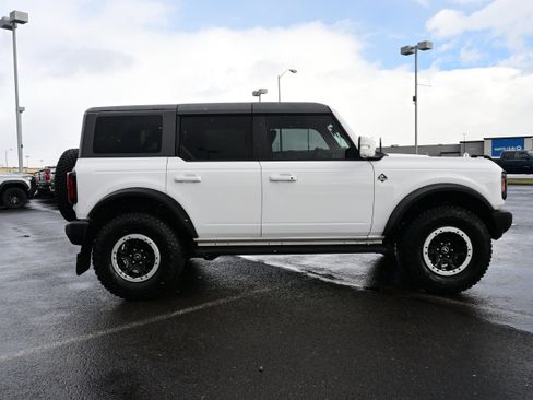 Used 2024 Ford Bronco Outer Banks w/ Sasquatch Package image 5