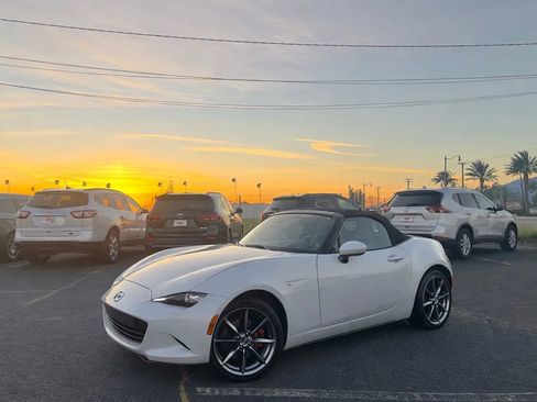 Used 2016 MAZDA MX-5 Miata Grand Touring image 2