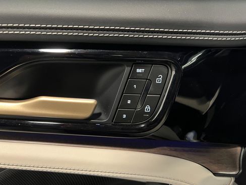 Used 2024 Porsche Panamera 4 image 25