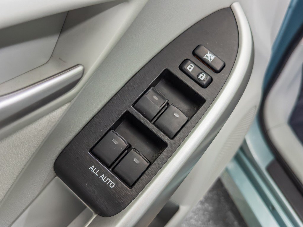 Used 2015 Toyota Prius Two FWD image 22