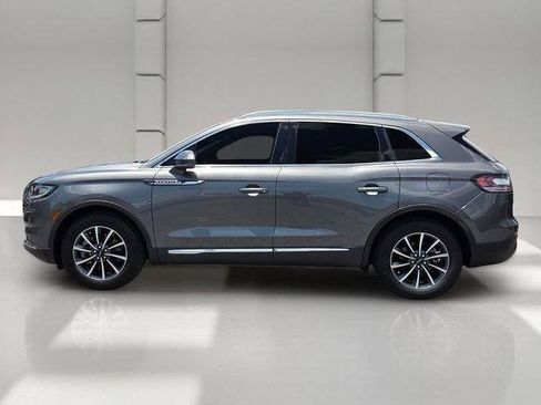 Used 2022 Lincoln Nautilus FWD image 2