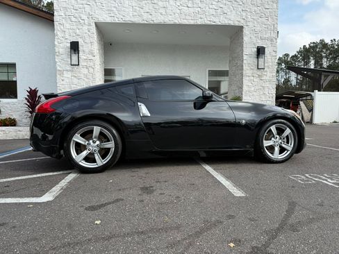 Used 2009 Nissan 370Z Touring image 14