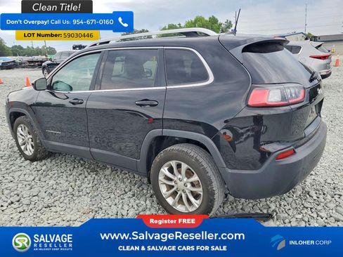 Used 2019 Jeep Cherokee Latitude w/ Cold Weather Group FWD image 3
