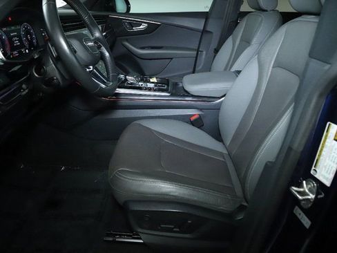 Used 2020 Audi Q8 Premium Plus image 22