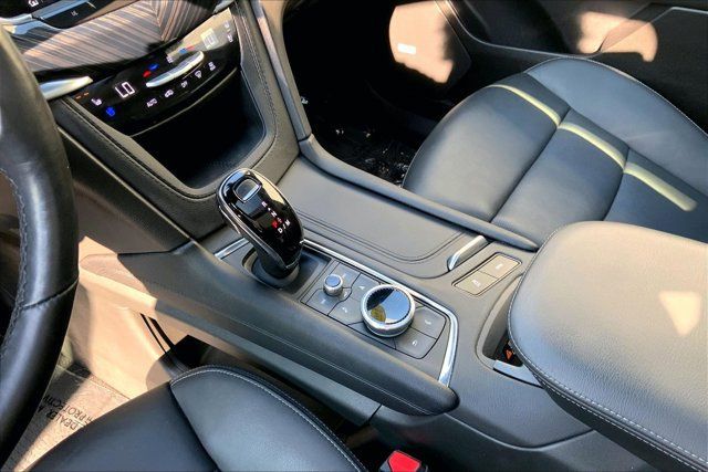 Used 2024 Cadillac XT6 Premium Luxury w/ Technology Package AWD/4WD image 17