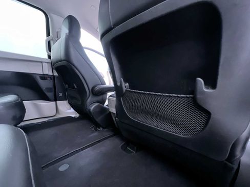 Used 2018 Chrysler Pacifica Touring-L w/ Tire & Wheel Group FWD image 39