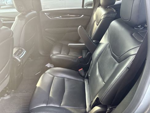 Used 2020 Cadillac XT6 Premium Luxury image 9