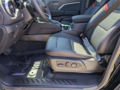 New 2025 Chevrolet Colorado Z71 w/ Midnight Edition image 10