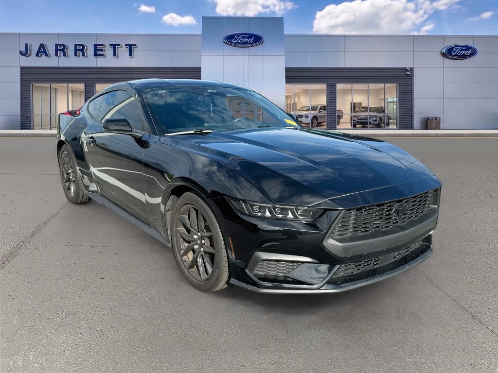 Used 2025 Ford Mustang Premium RWD image 1