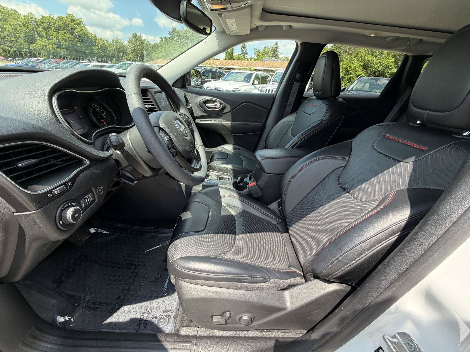 Used 2022 Jeep Cherokee Trailhawk w/ Sun, Sound & Nav Group AWD/4WD image 10