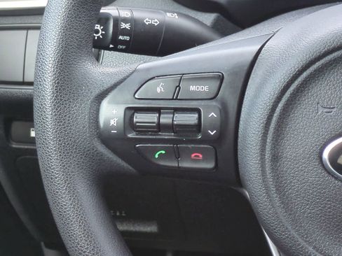 Used 2017 Kia Sorento FWD image 23