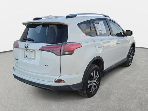 Used 2016 Toyota RAV4 LE FWD image 5