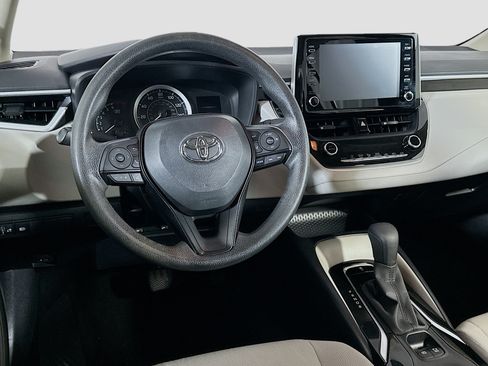 Used 2020 Toyota Corolla LE FWD image 17