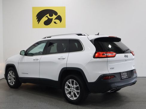Used 2015 Jeep Cherokee Latitude FWD image 9
