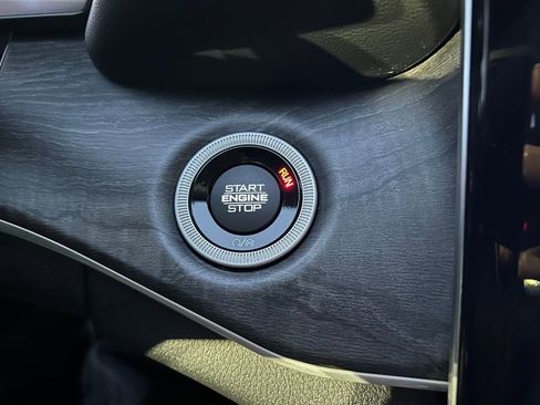 Used 2022 Jeep Grand Cherokee L Limited w/ Trailer Tow Group (B) image 14