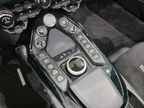 Used 2023 Aston Martin V8 Vantage Roadster RWD image 15