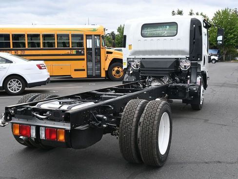 New 2025 Isuzu NPR image 8