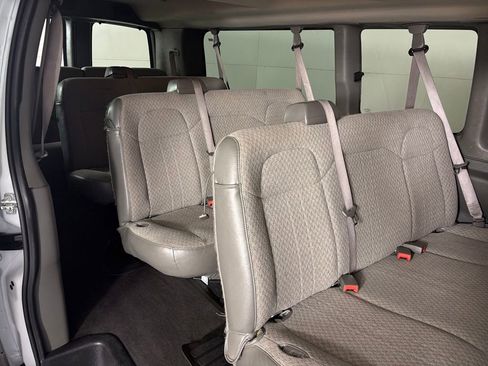 Used 2025 Chevrolet Express 3500 LT w/ LT Preferred Equipment Group RWD image 34