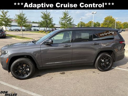 Certified 2025 Jeep Grand Cherokee L Laredo image 5