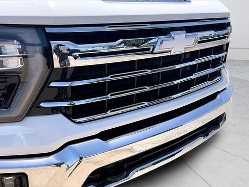 Used 2026 Chevrolet Silverado 2500 LTZ AWD/4WD image 34