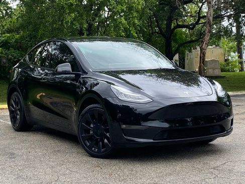 Used 2022 Tesla Model Y Long Range AWD/4WD image 4