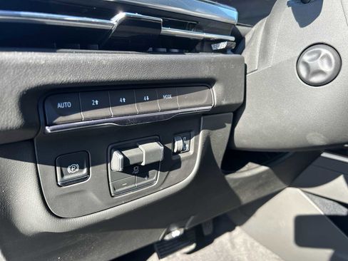 New 2026 Cadillac Escalade Luxury image 17