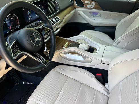Used 2025 Mercedes-Benz GLE 450 4MATIC image 4
